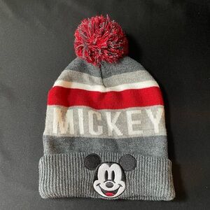 “DISNEY - MICKEY MOUSE” HEAVY KNIT HAT with POM POM on TOP.
EUC